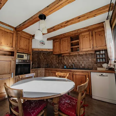103m2 Pres De Megeve, Face A Telecabine La Princesse,2 , Garage, Local A